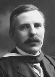 <b>Ernest Rutherford (1871-1937)</b><div><i>photographie, domaine public, Wikimédia Commons&nbsp;&nbsp;</i><b><br></b></div>