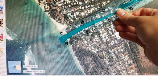 <b>Position du trait de côte sur la plage de l'Hermitage au niveau de la rivière de l'Hermitage en 1960 et 2018</b><div><i>Géoportail, https://www.geoportail.gouv.fr/</i><b><br></b></div>
